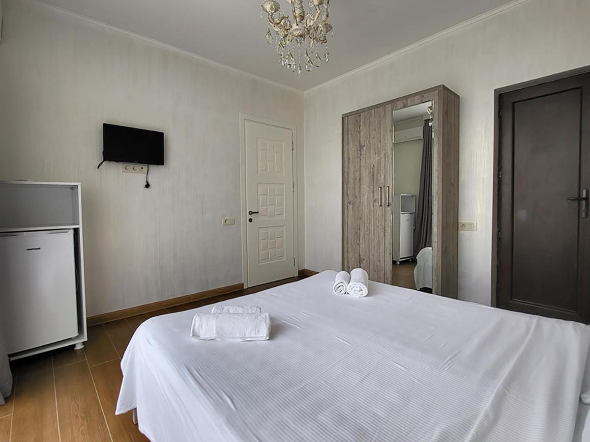 Mite Hotel Tsjakvi Eksteriør bilde